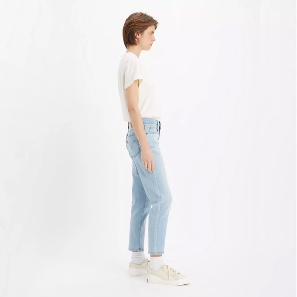 Levi’s Mid Rise Boyfriend Jeans Womens Size 31 Light Wash Denim Jean Casual - Picture 2 of 10